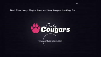 Horny Pregnant Mom Teases Her Juicy Lips